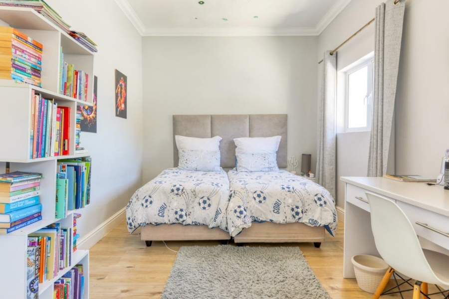 4 Bedroom Property for Sale in Oranjezicht Western Cape